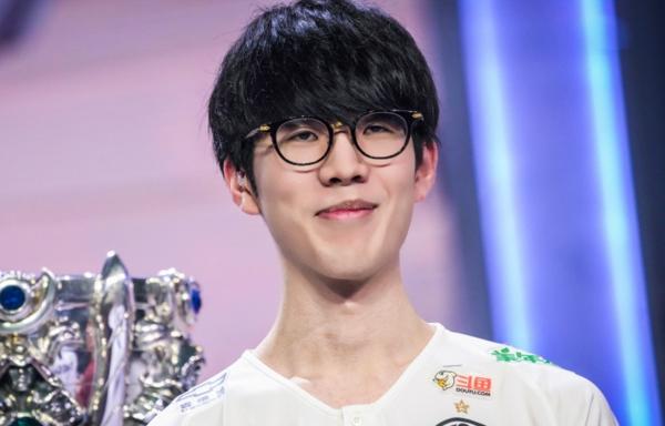 第三局2分惜败！王楚钦／梁靖崑3-1戈麦斯／博格斯 晋级八强